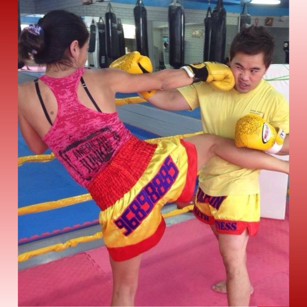 Kickboxing training at Dragon Health and Fitness